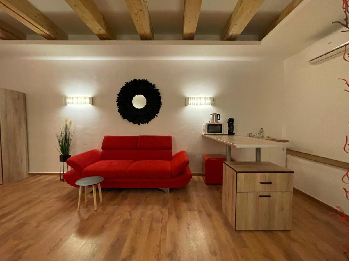 New Workspace Studio Savoya9 Self Check In Old City Center 티미쇼아라 외부 사진